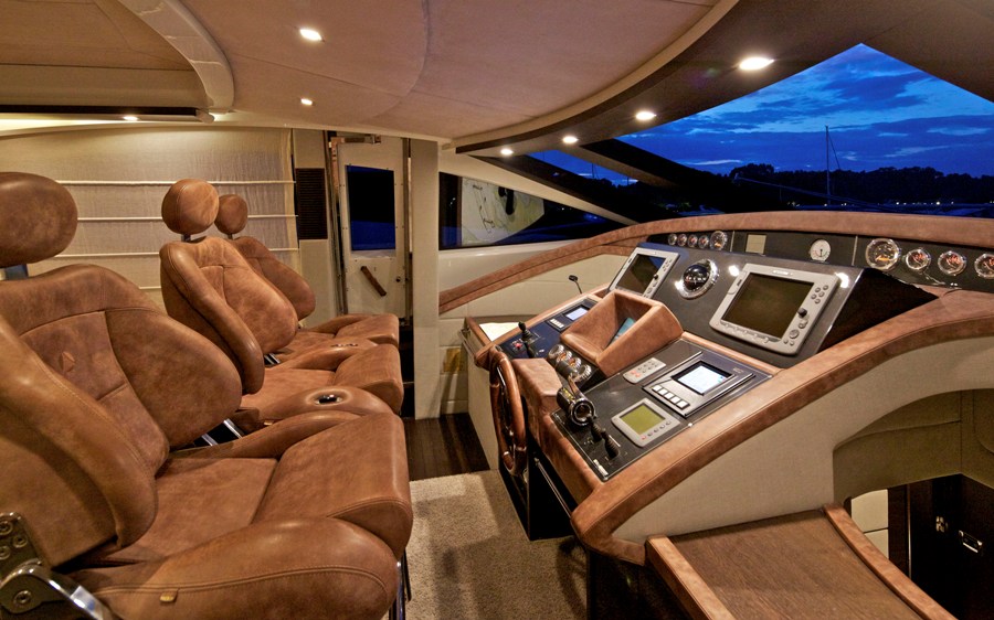 Motor Yacht THEA -  Pilothouse.jpg