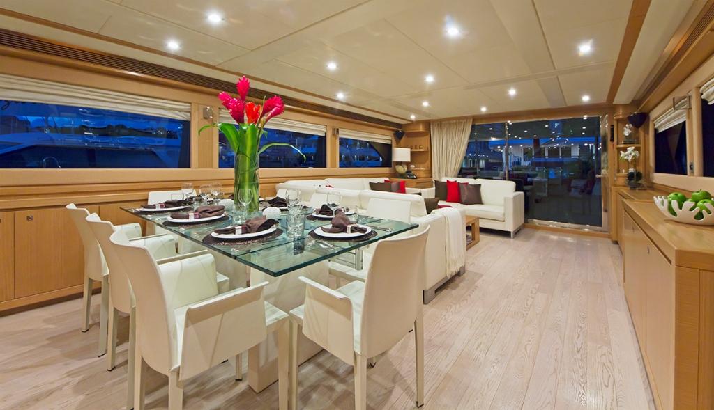 Motor Yacht ZIACANAIA - Dining Salon.jpg