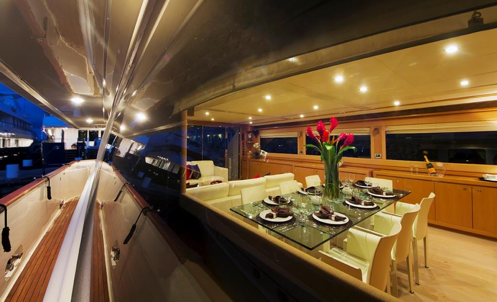 Motor Yacht ZIACANAIA - Dining.jpg