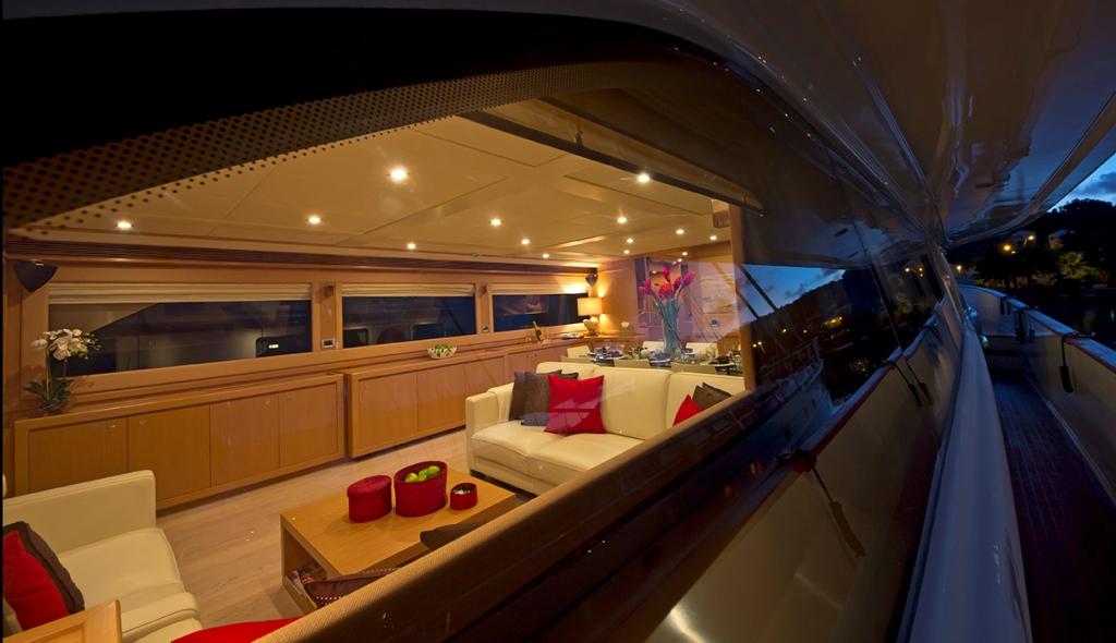 Motor Yacht ZIACANAIA - Salon from Outside.jpg