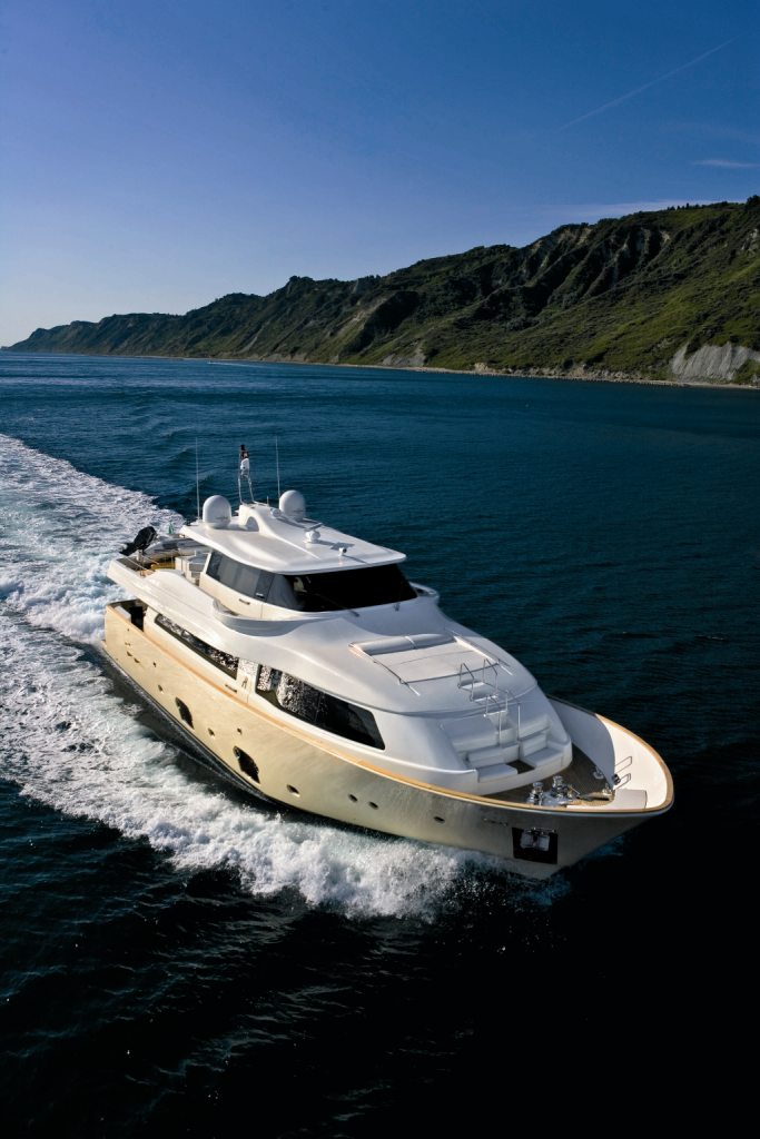 Motor Yacht ZIACANAIA.jpg