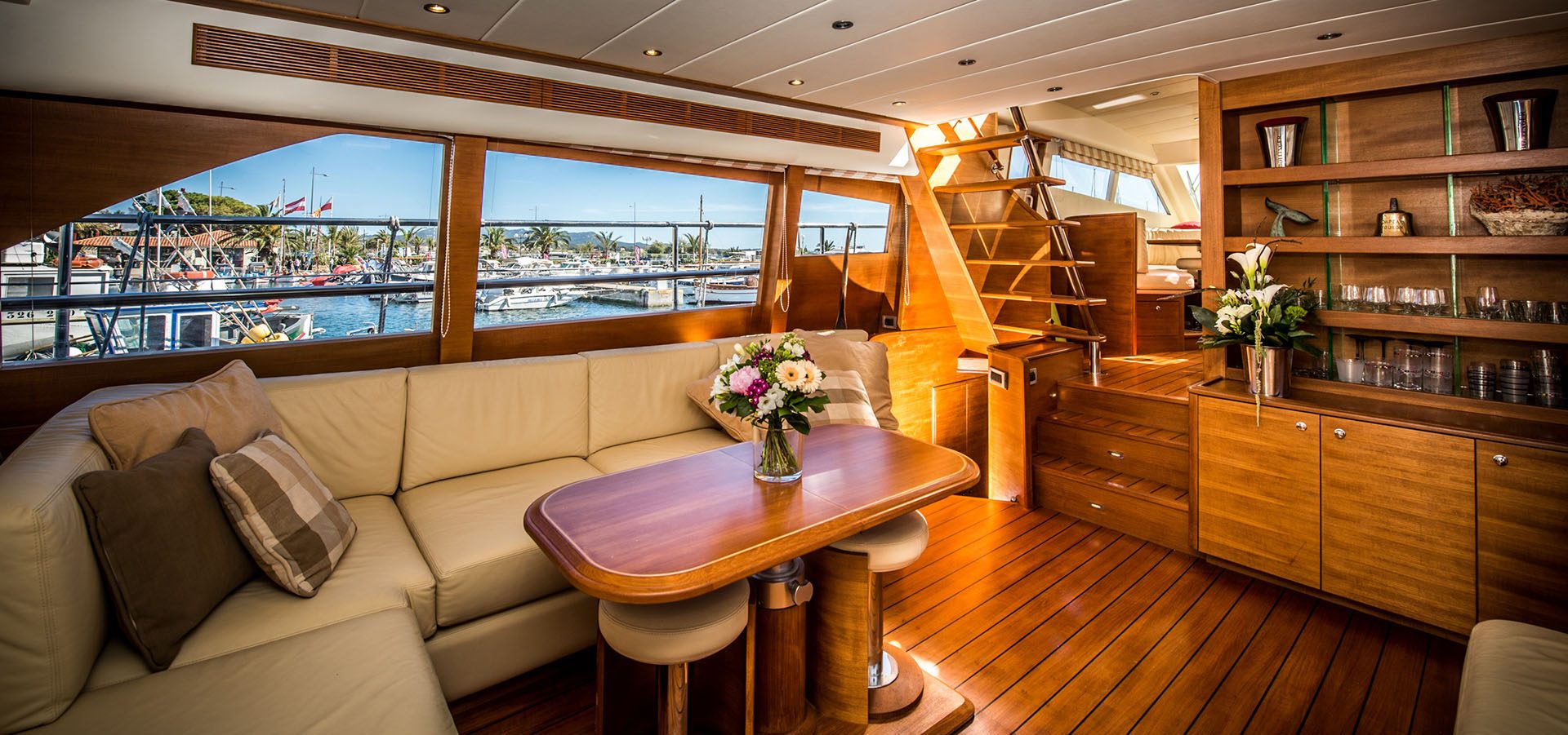 Motor Yacht ZINA - 002.jpg