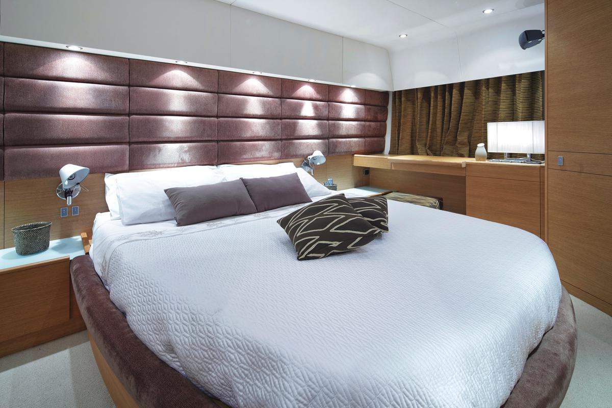 Motor yacht ARWEN - Master stateroom.jpg