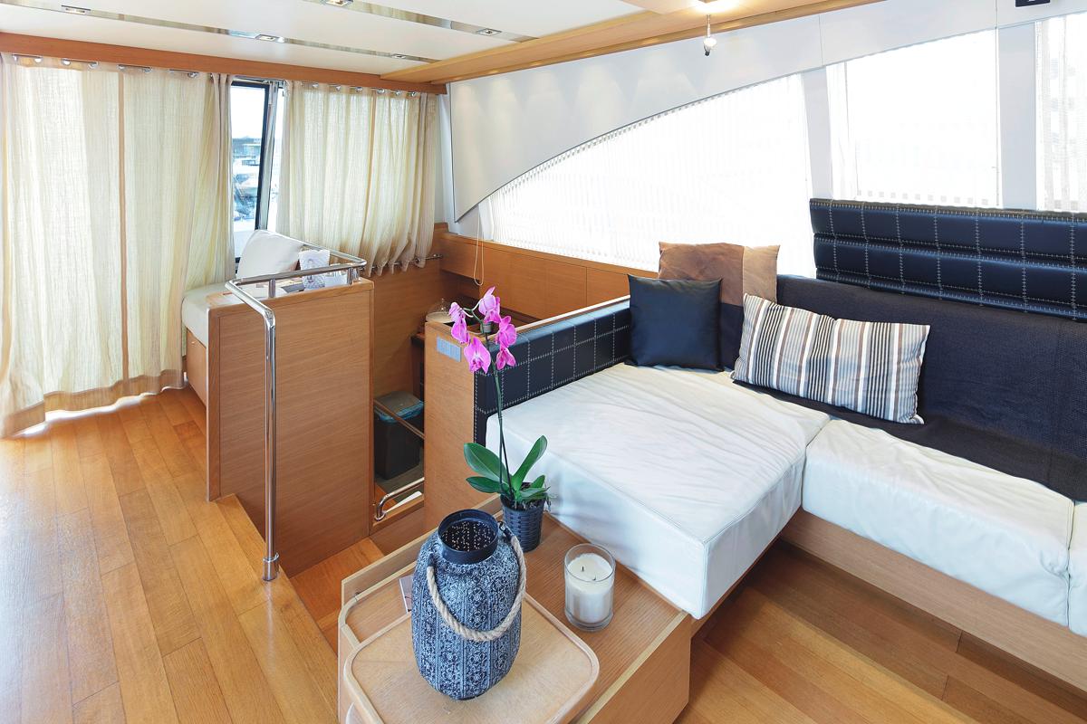 Motor yacht ARWEN - Sofa and steps to cabins.jpg