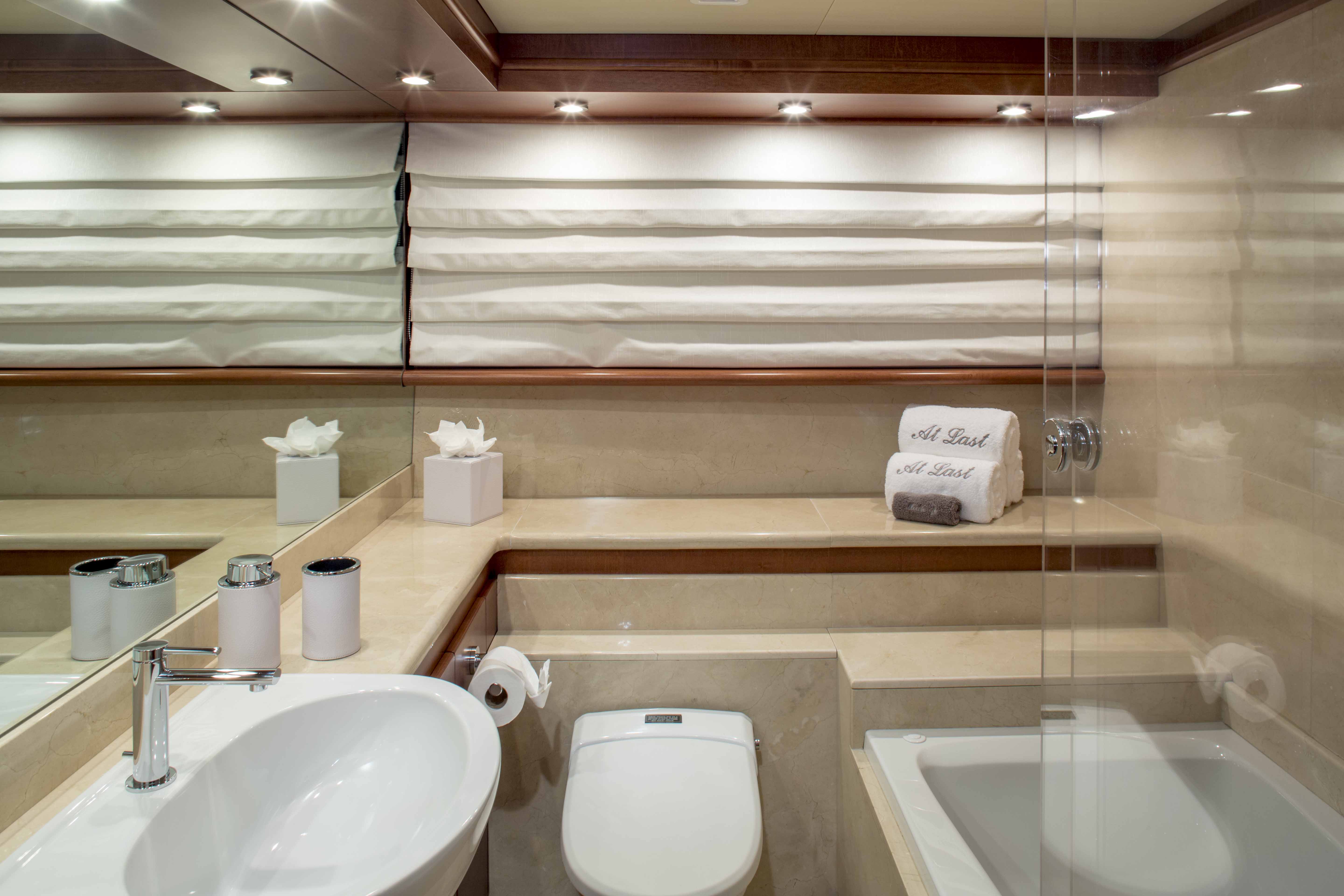 Motor yacht AT LAST - Ensuite 2.jpg