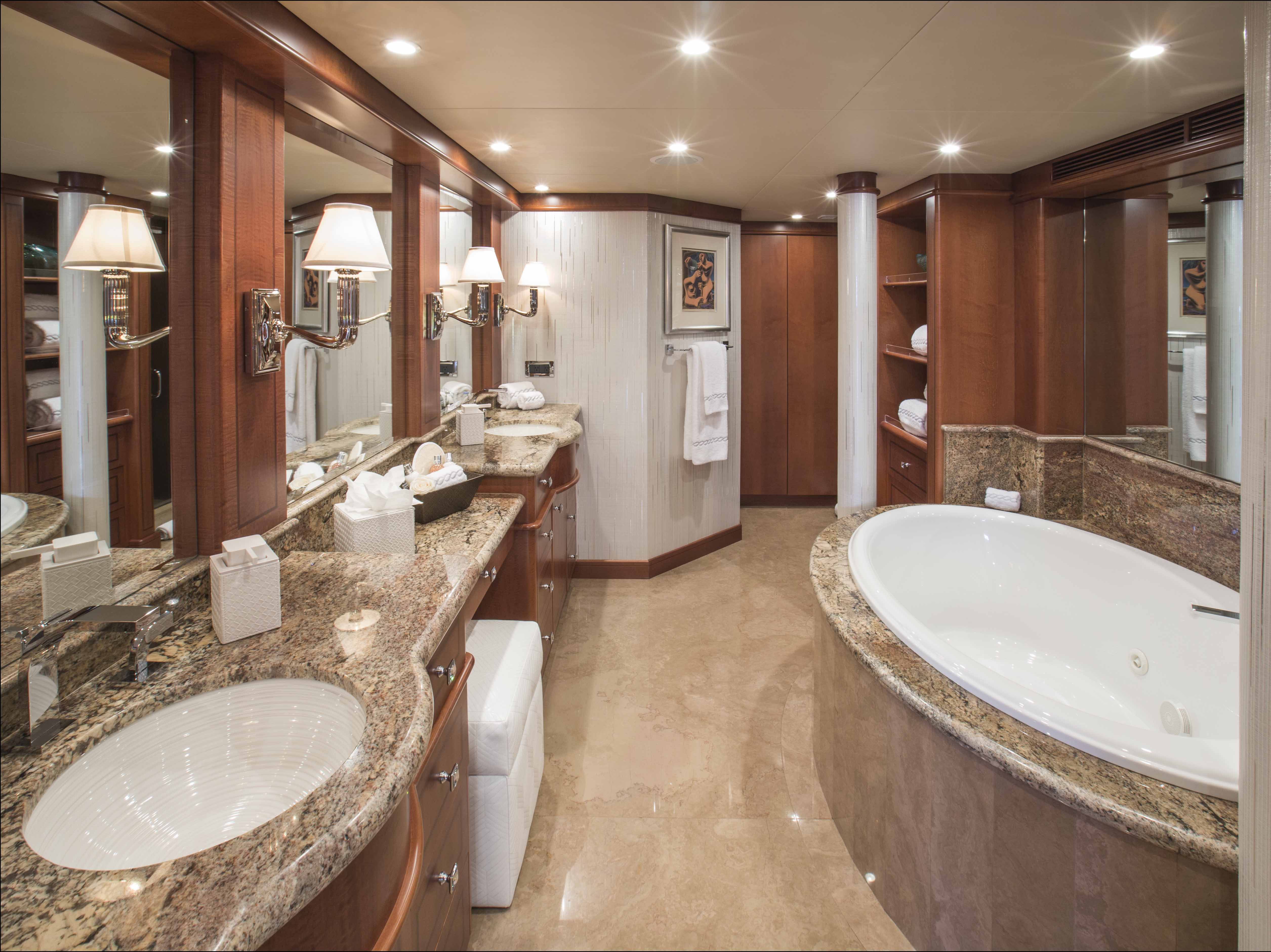 Motor yacht AT LAST - Master Ensuite.jpg