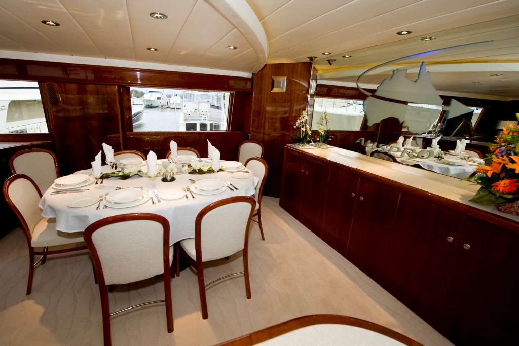 Motor yacht AUSPRO -  Dining.jpg