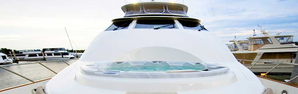 Motor yacht AUSPRO -  Foredeck Spa Pool.jpg