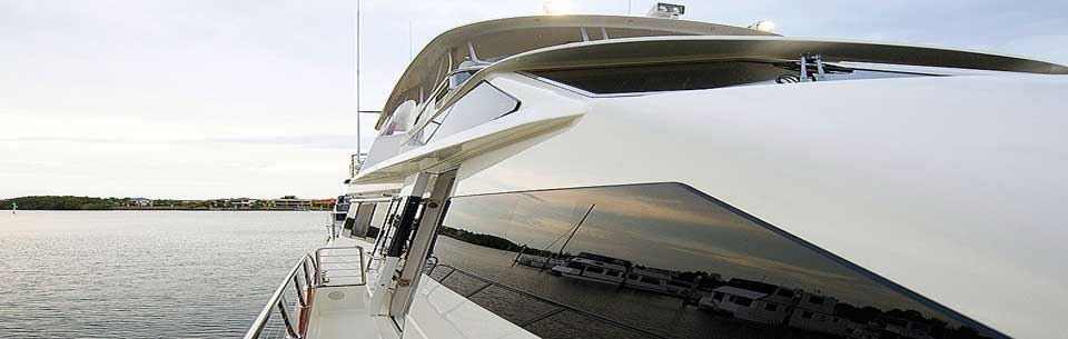 Motor yacht AUSPRO -  Side Deck.jpg