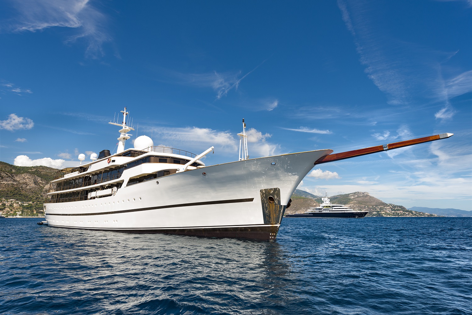 Motor yacht CHAKRA - Yacht.jpg