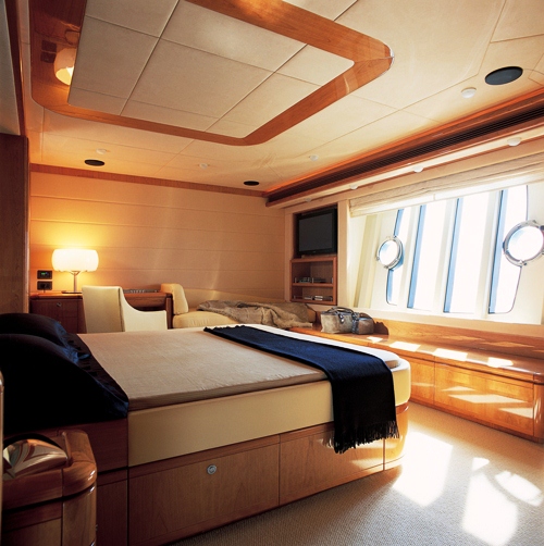 Motor yacht CHI 5 -  Master Cabin.jpg