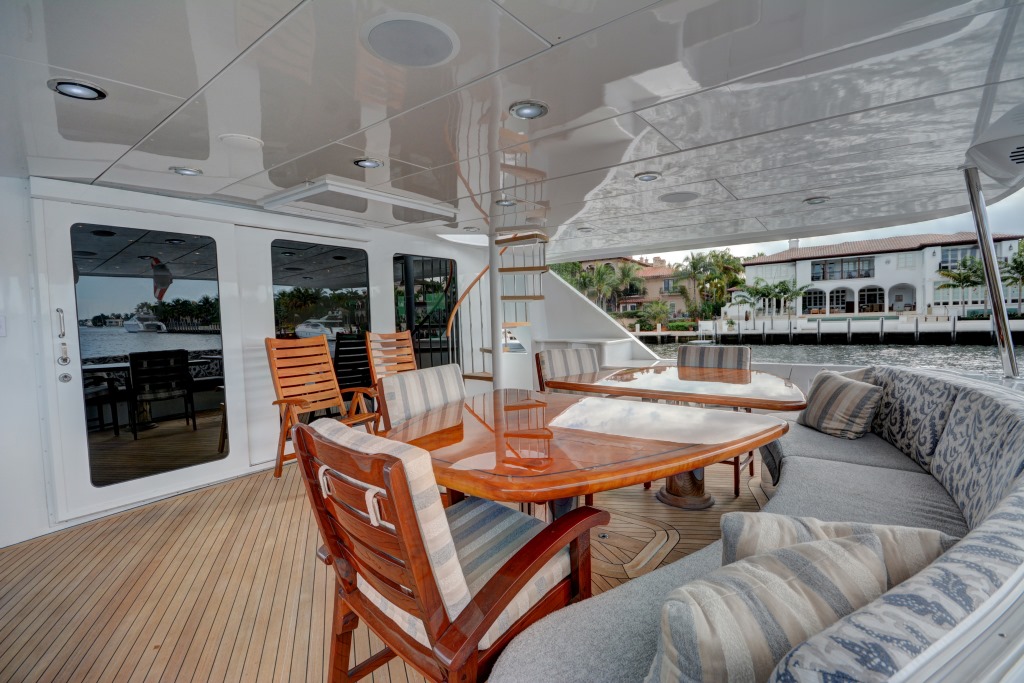 Motor yacht CRESCENDO - Aft deck.jpg