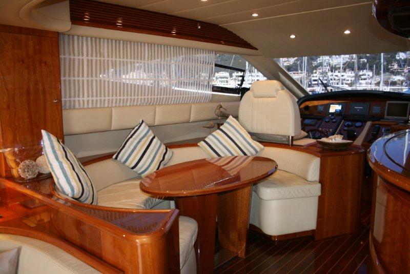 Motor yacht CRIDAMAR -  Salon Seating.jpg
