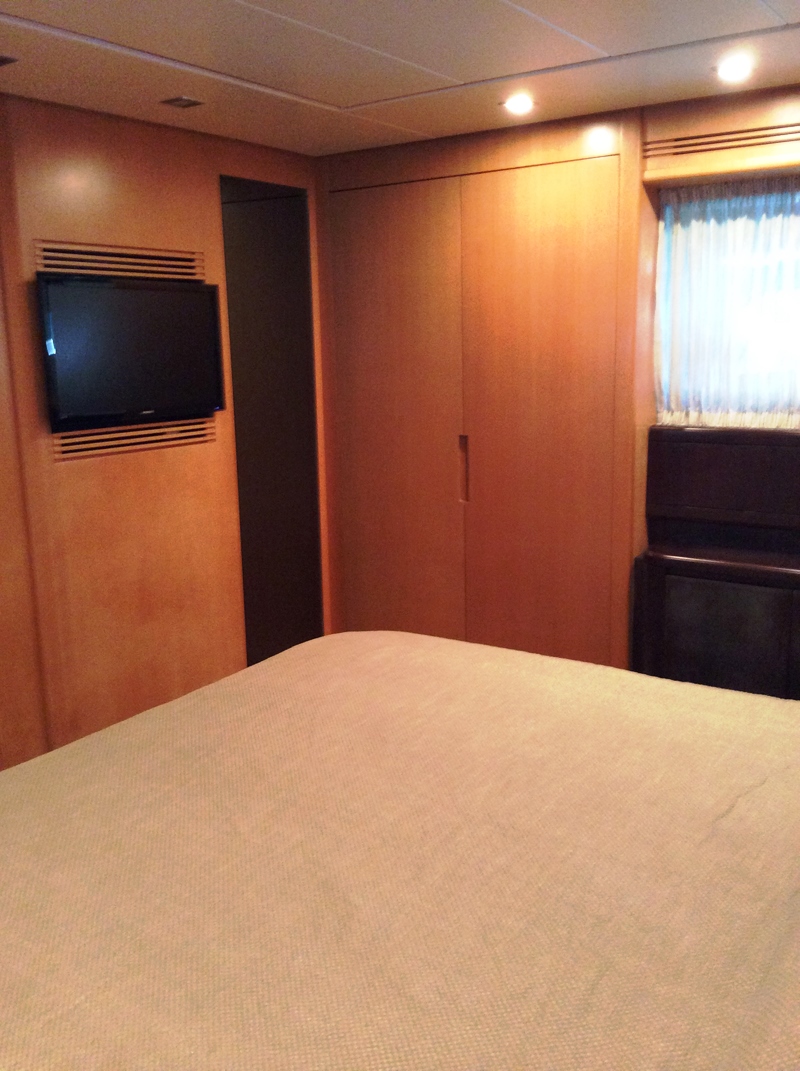 Motor yacht DOUBLE XELLE -  VIP Cabin 2.jpg