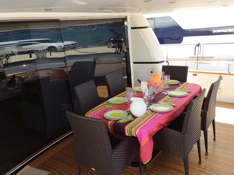 Motor yacht DOUBLE XELLE - Al Fresco Dining.jpg