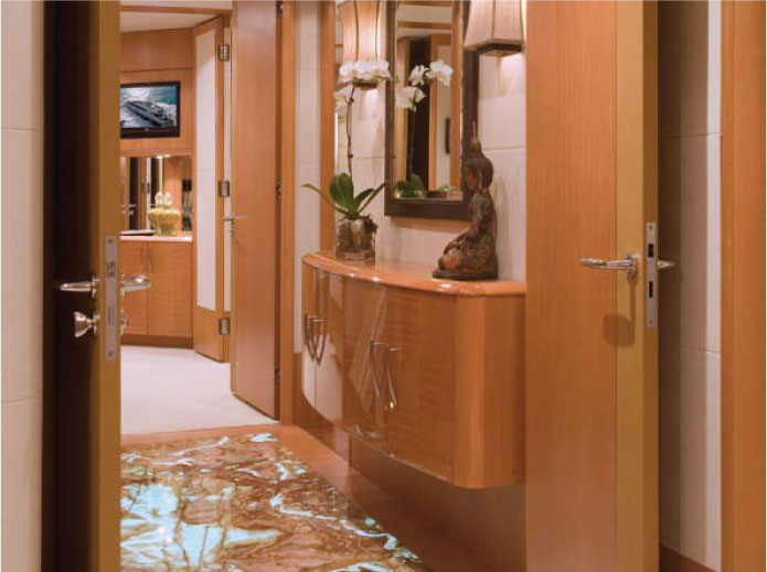 Motor yacht Don Carlo -  Foyer.jpg