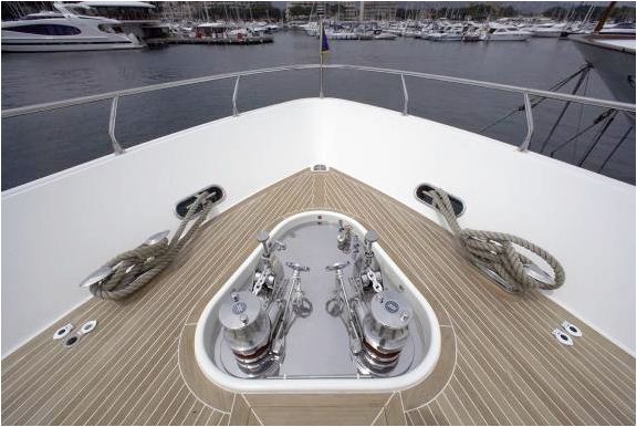 Motor yacht FRIDAY - Bow.jpg