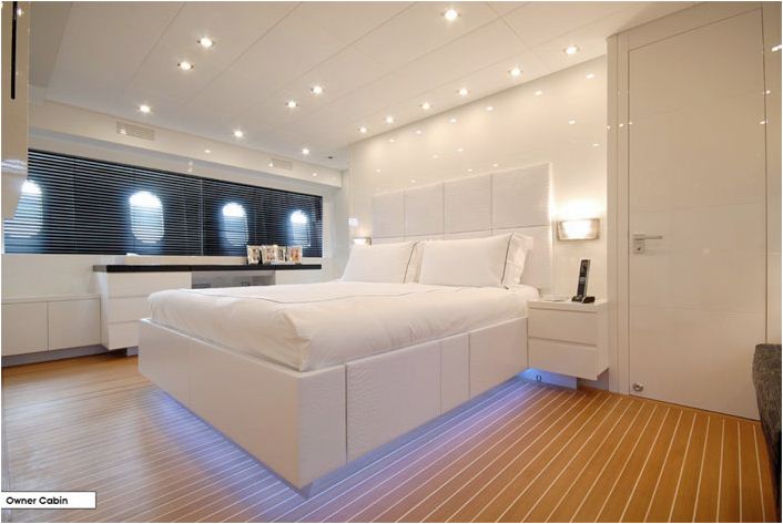 Motor yacht FRIDAY - Master Cabin.jpg