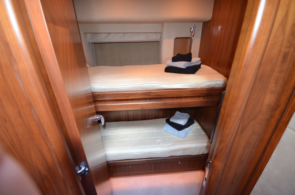 Motor yacht HOOLIGAN - Twin Cabin.jpg