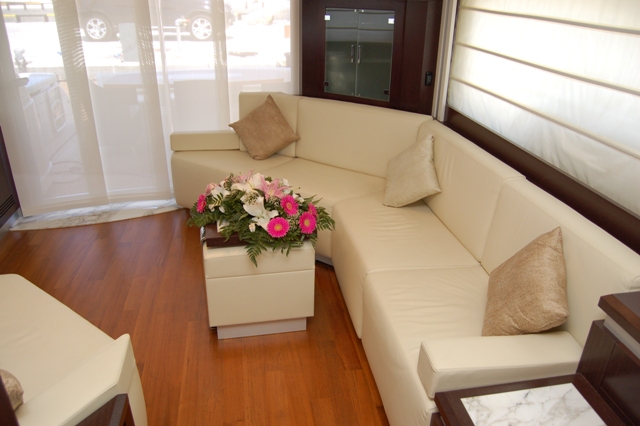 Motor yacht JACO I -  Salon View 3.jpg