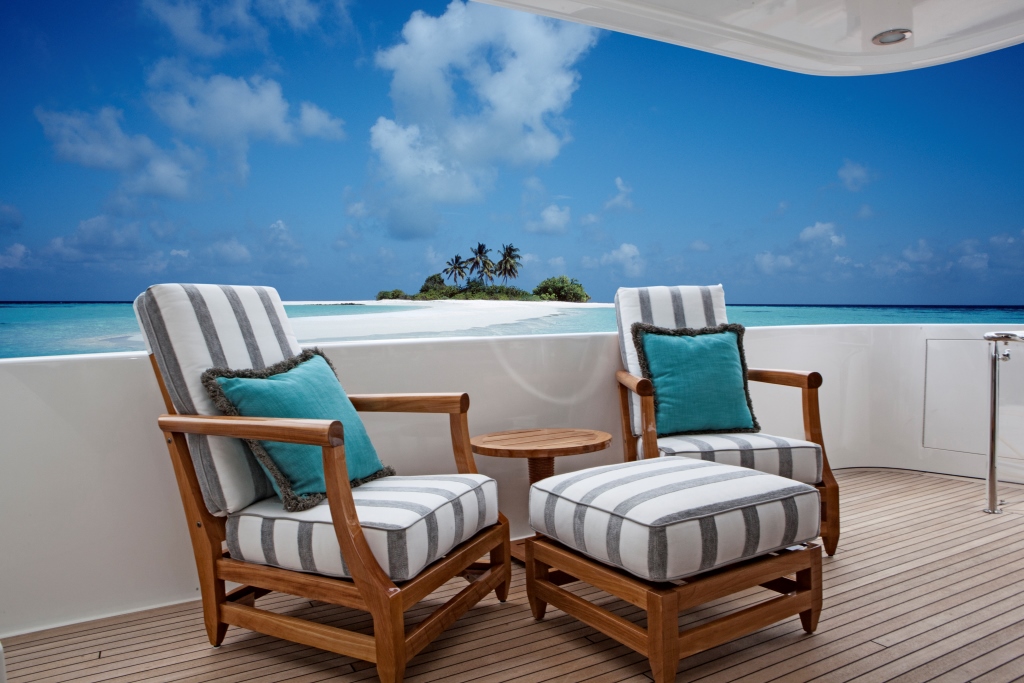 Motor yacht KEMOSBE - Exterior seating.jpg