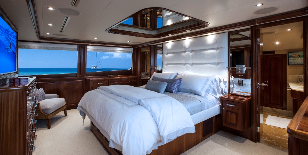 Motor yacht KEMOSBE - Master stateroom.jpg