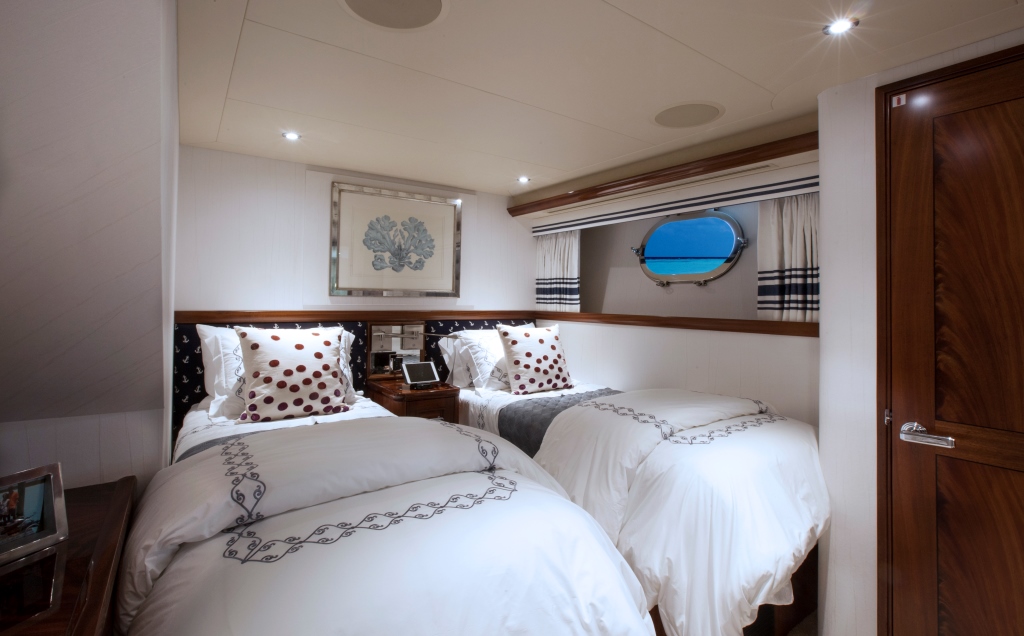 Motor yacht KEMOSBE - Twin cabin.jpg