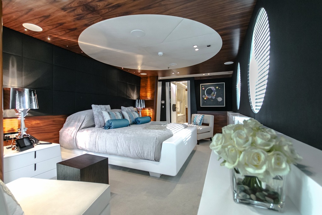 Motor yacht Katina - Owner suite.jpg