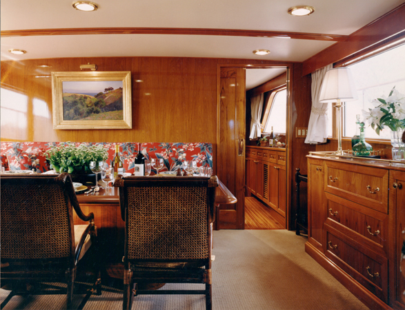 Motor yacht Keldi -  Dining.jpg