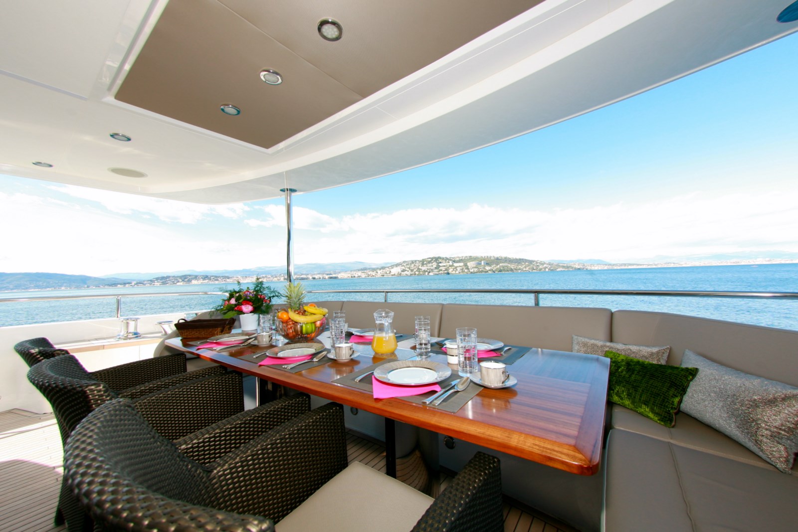 Motor yacht LADY BEATRICE - Aft Deck Dining.jpg