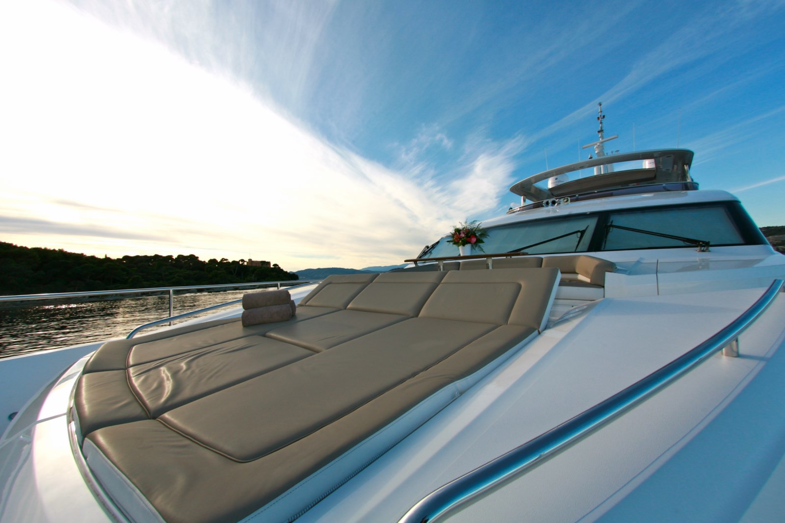 Motor yacht LADY BEATRICE - Fordecek.jpg