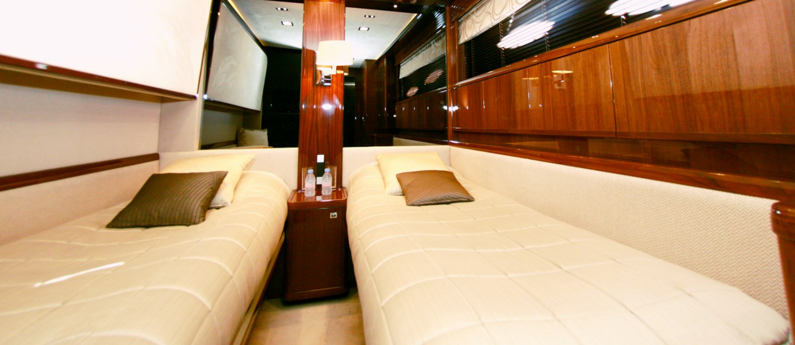 Motor yacht LADY BEATRICE - Twin Cabin.jpg