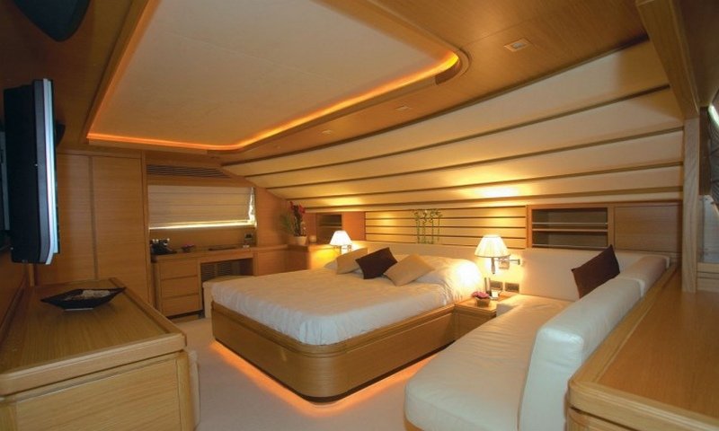 Motor yacht LADY CHATTERLEY -  Master Cabin.jpg