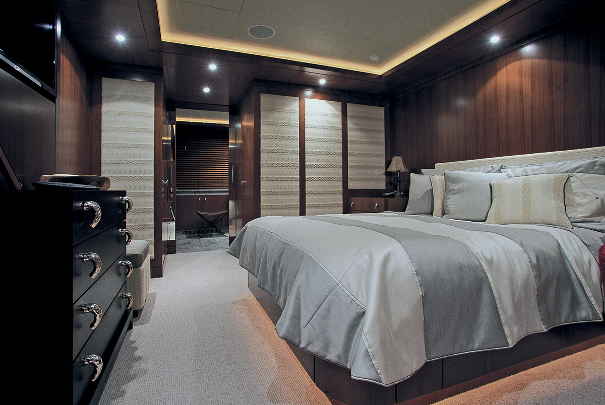 Motor yacht LEDRA - Guest cabin 2.jpg