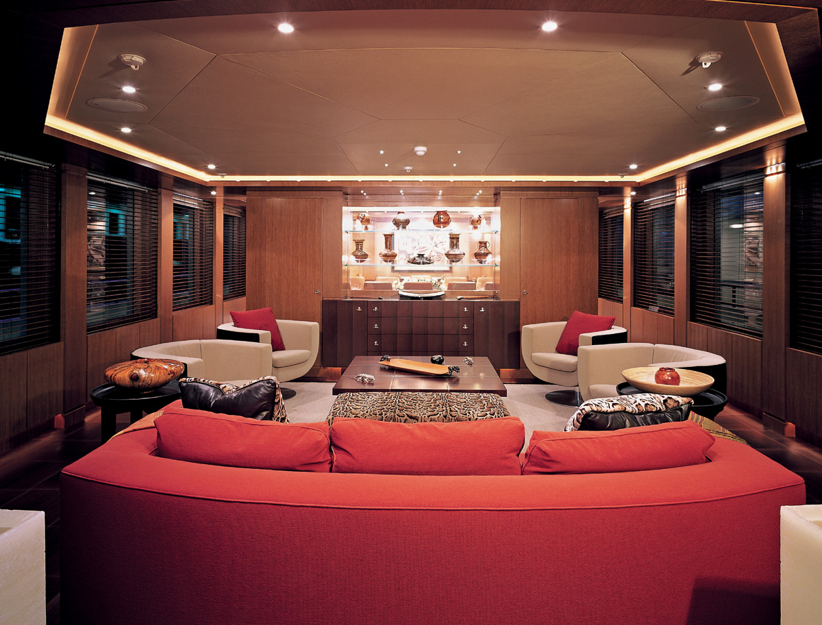 Motor yacht LEDRA - Main salon view.jpg