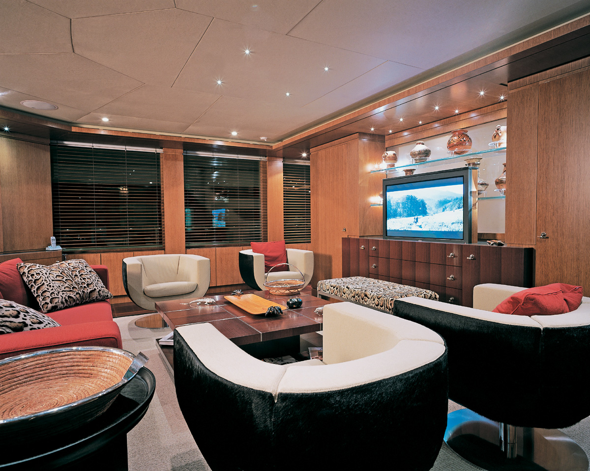 Motor yacht LEDRA - Main salon.jpg