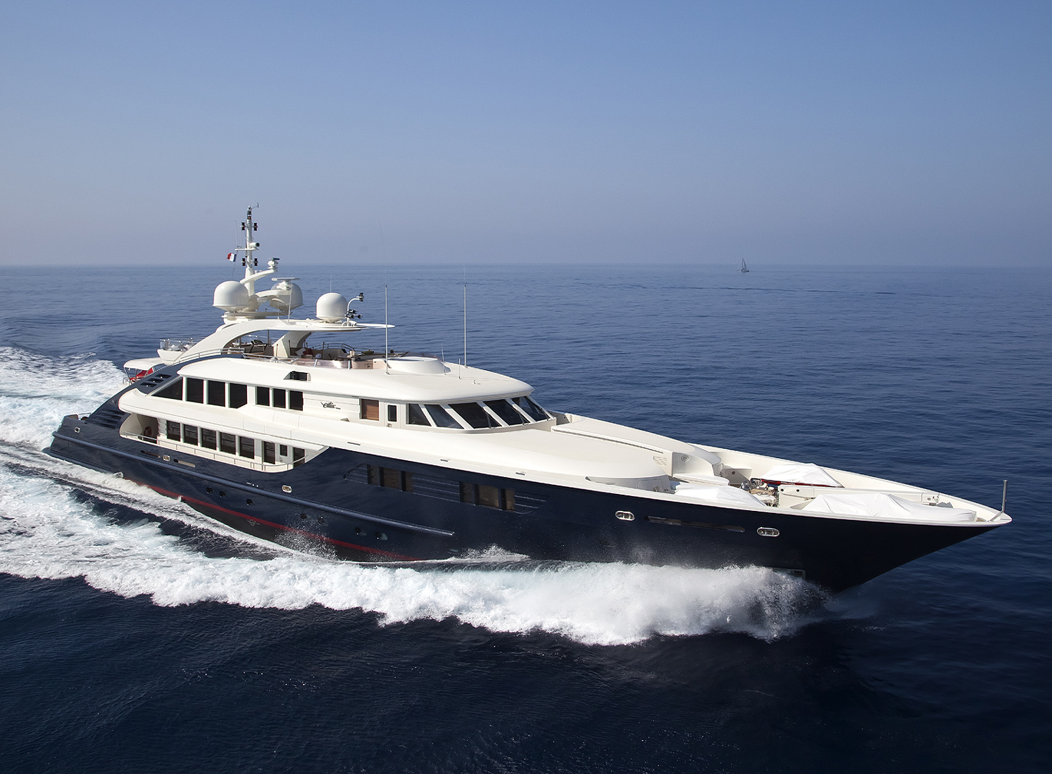 Motor yacht LEDRA - Main shot.jpg