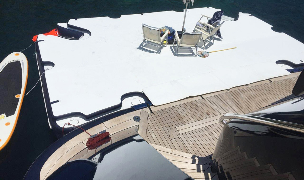 Motor yacht LEDRA - Swim platform and toys.jpg