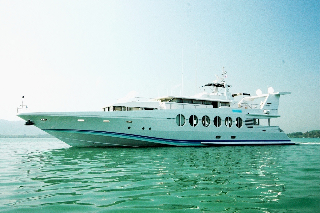Motor yacht Lady Arraya -  Main.jpg