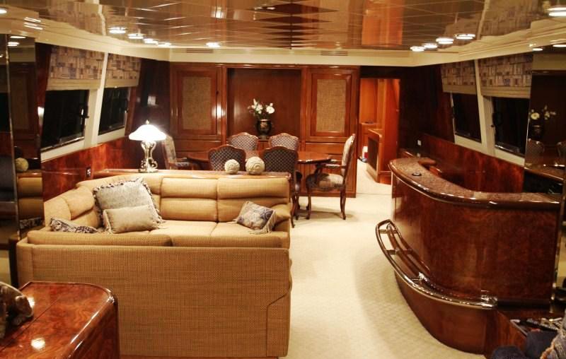 Motor yacht MERCEDES - Salon.jpg