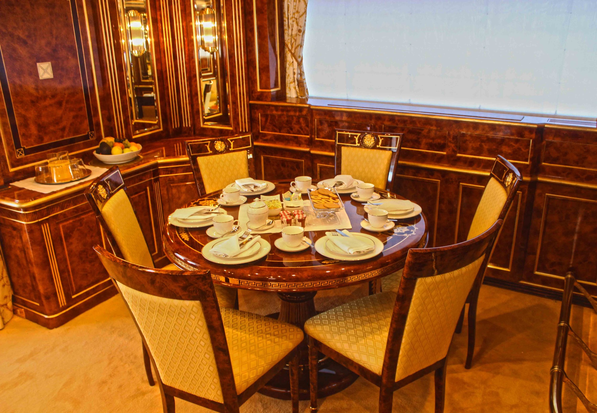 Motor yacht MISTRESS - 004.jpg