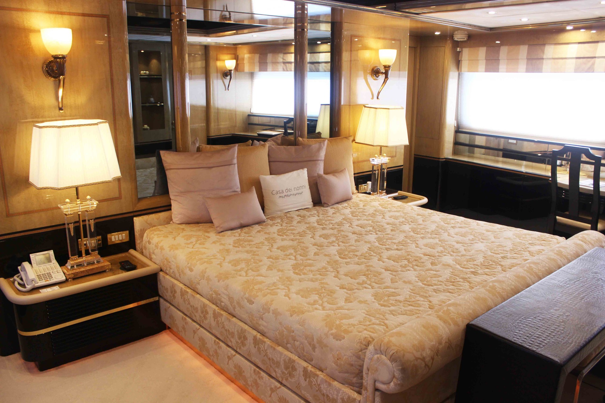 Motor yacht MISTRESS - 007.jpg