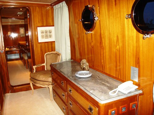 Motor yacht MONACO -  Cabin detail.jpg