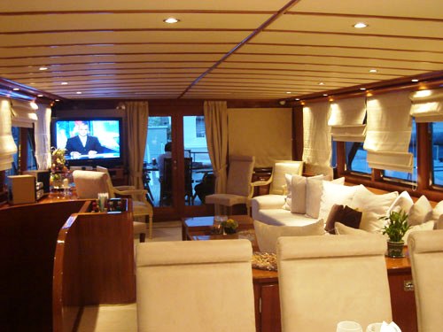 Motor yacht MONACO -  Salon looking Aft.jpg