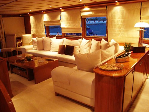 Motor yacht MONACO -  Salon.jpg