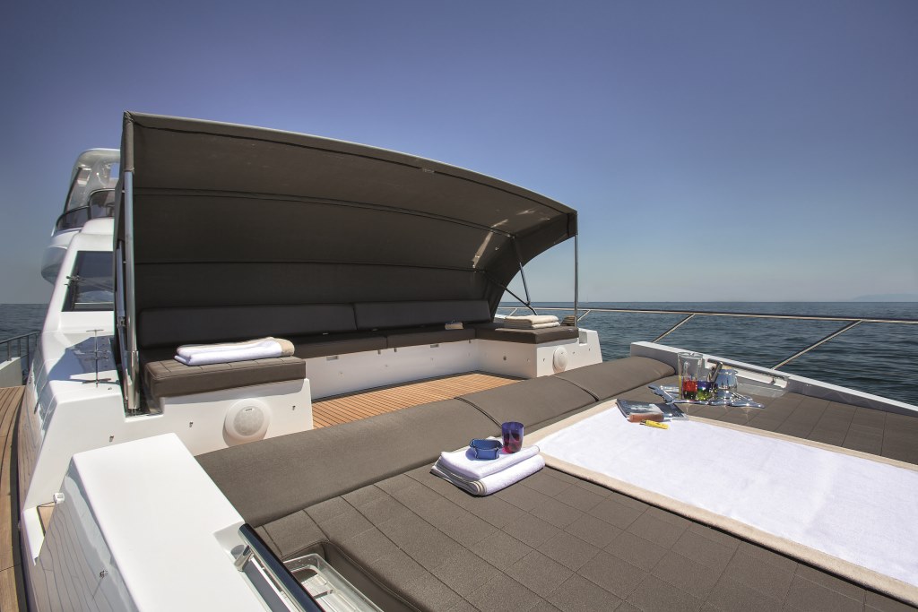 Motor yacht NORTH STAR - Bow Sunpads.jpg
