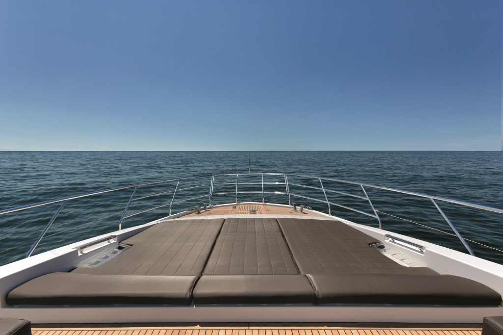Motor yacht NORTH STAR - Bow.jpg