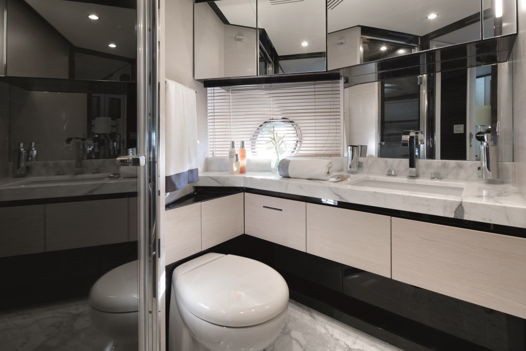 Motor yacht NORTH STAR - Master Bath.jpg