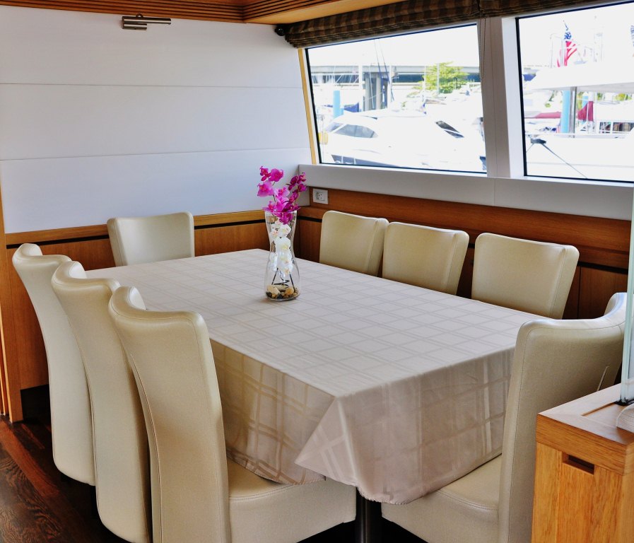 Motor yacht PARADISE -  Dining.jpg