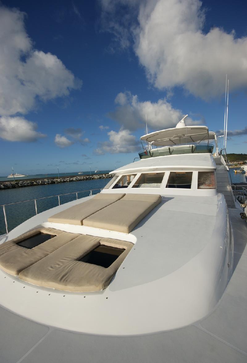Motor yacht PIXEL -  Foredeck.jpg